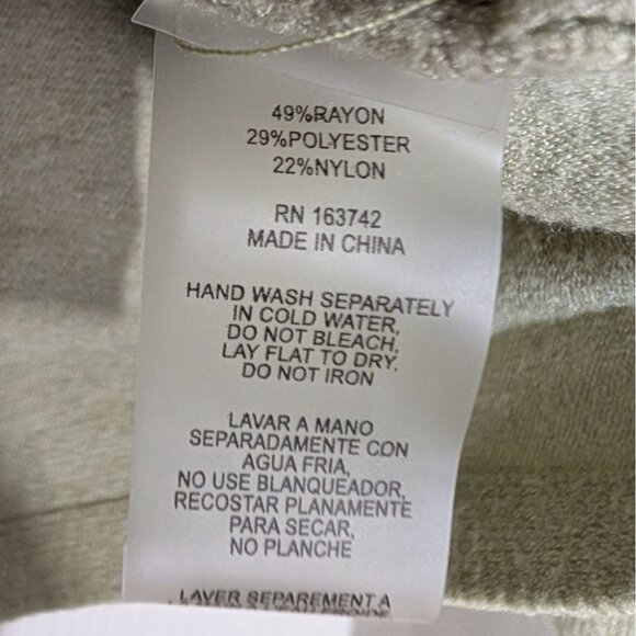 Aaeda Floral Sweater Womens Size Medium Green Boho Cottage Knit Oversized V Neck - Picture 5 of 9